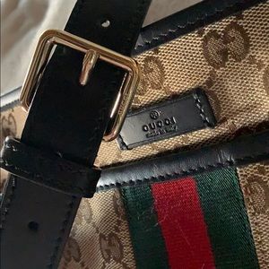 Gucci Bags - Gucci Messenger Bag Gucci Bags - Gucci Messenger Bag